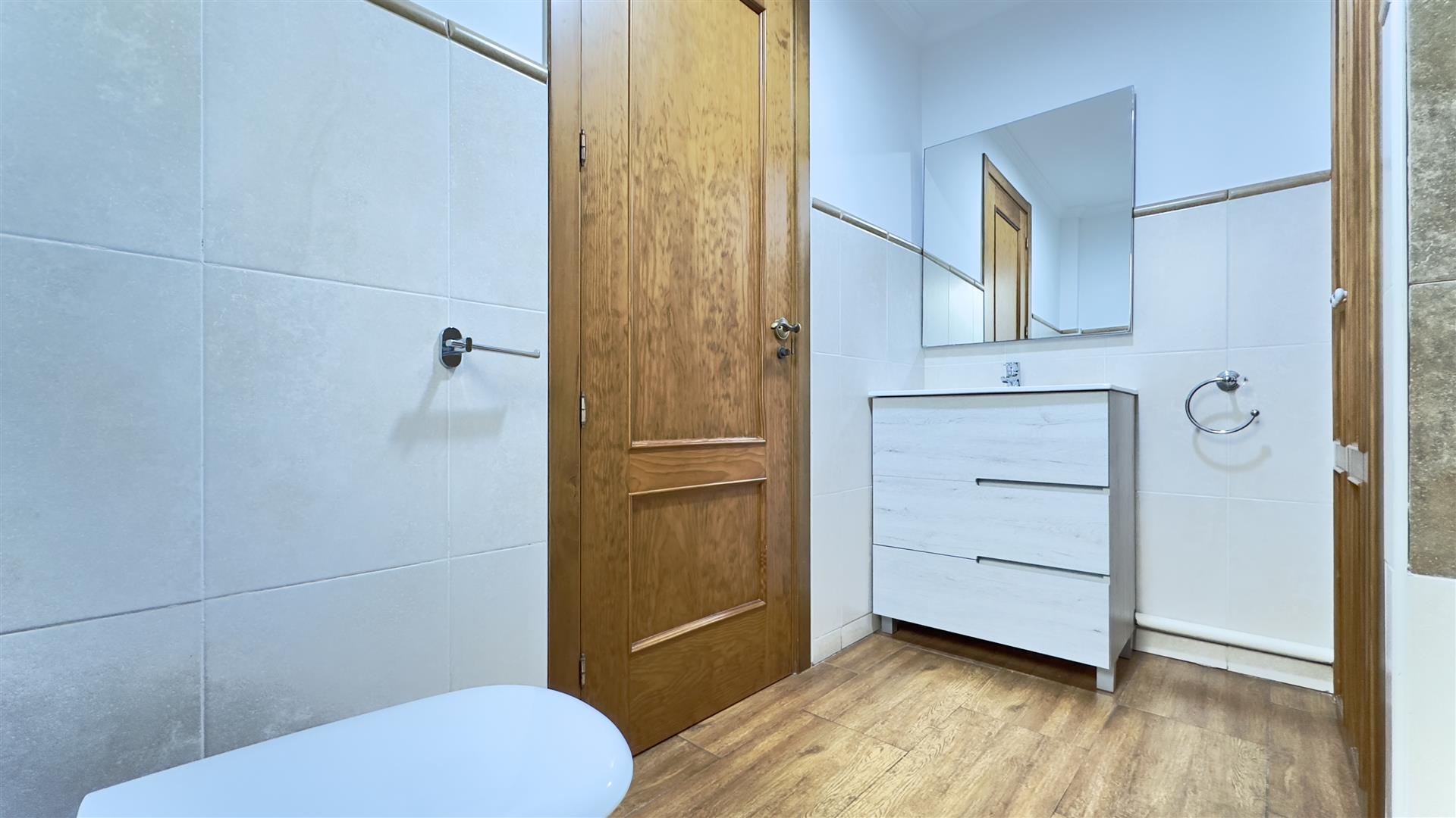 Image of Apartment - 4 Bedrooms - 2 Bathrooms for Sale in Waterport Terraces-Gibraltar, Image 16